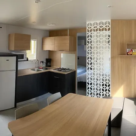 Camping Du Banel Hotel